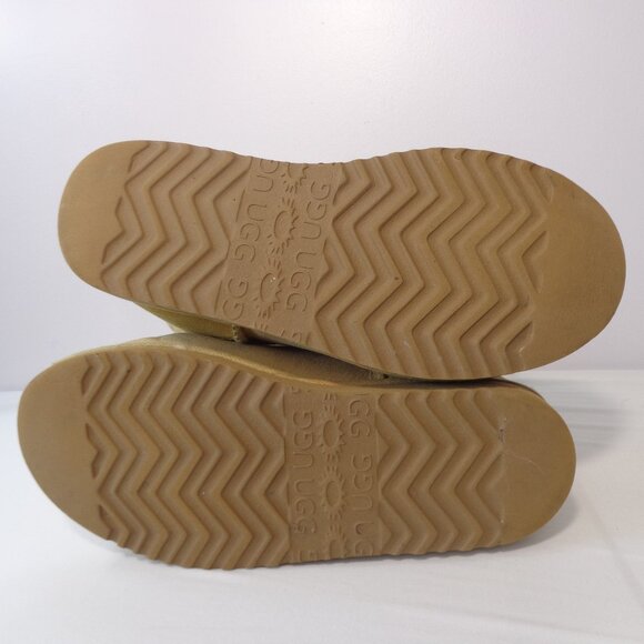 UGG Women's Classic Short II Boots Mustard Color Size 10 - Picture 8 of 8